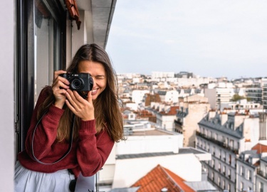 Достопримечательность &mdash; место, вещь или объект, заслуживающие особого внимания, знаменитые или замечательные чем-либо, например, являющиеся историческим наследием, художественной ценностью.
