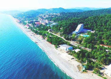 Лоо - прекрасное место для проведения летнего отдыха на южном побережье России. Это уютный курортный посёлок, расположенный всего в нескольких кило...